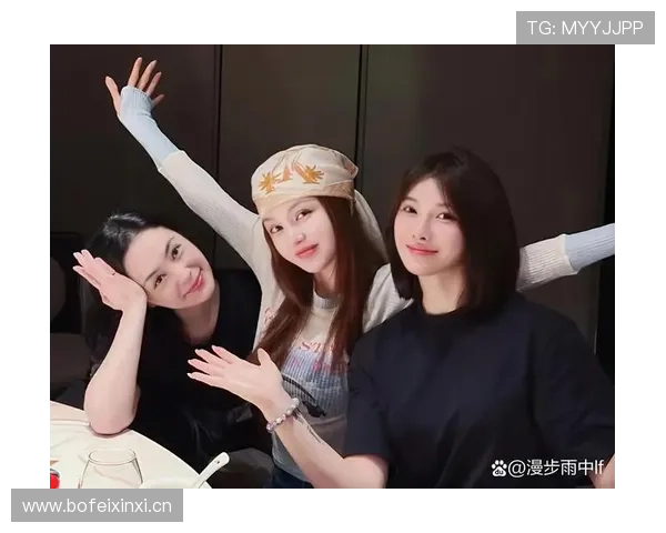 余依婷跟朋友聚会那架势，真不像个网红倒像豪门小公举啊！