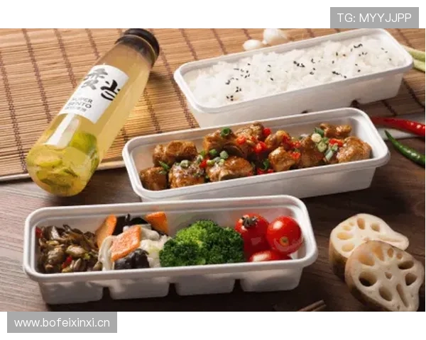 杨舒予训练间的便当比我整个月外卖还贵，看完我想把卡藏起来