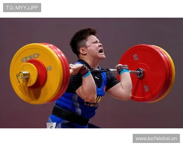 汪周雨训练完直接拎包去专柜扫货，这消费节奏谁跟得上