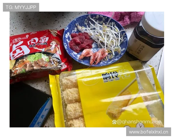 梅威瑟又发豪宅早餐照，我这碗泡面都不好意思吞了